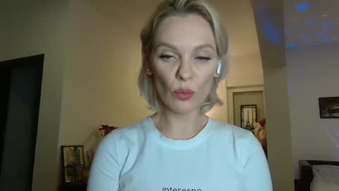 Beautifulkollette online show from 01/15/25, 07:23