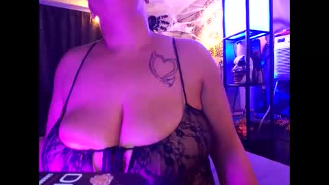 MONSTAHEAD69 online show from 10/28/25, 06:17