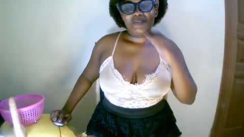 Snapshot of beautifulpeach2 chatting on 01/21/25, 02:15 beautifulpeach2 online show from 01/21/25, 02:15