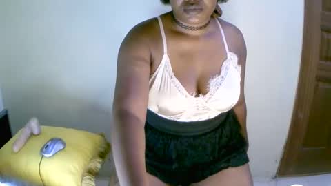 Snapshot of beautifulpeach2 chatting on 01/23/25, 08:04 beautifulpeach2 online show from 01/23/25, 08:04