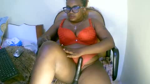 Snapshot of beautifulpeach2 chatting on 02/22/25, 08:40 beautifulpeach2 online show from 02/22/25, 08:40