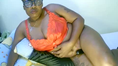 Snapshot of beautifulpeach2 chatting on 02/27/25, 07:55 beautifulpeach2 online show from 02/27/25, 07:55