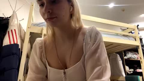 Mia online show from 02/26/26, 03:22