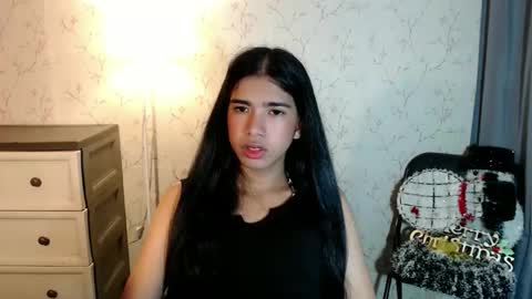 Snapshot of beautifultrixie chatting on 12/14/25, 04:01 TRIXIE online show from 12/14/25, 04:01