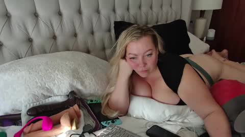 Snapshot of beauty4agent chatting on 01/20/25, 02:57 beauty4agent online show from 01/20/25, 02:57