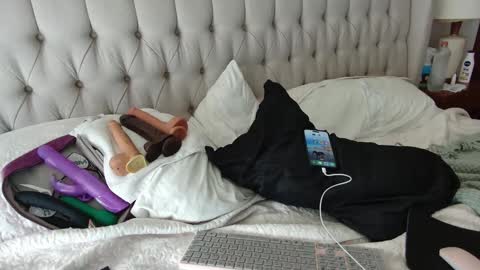 Snapshot of beauty4agent chatting on 01/28/25, 03:46 beauty4agent online show from 01/28/25, 03:46