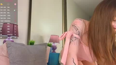 Snapshot of beauty_fuel chatting on 04/02/26, 05:21 Polly online show from 04/02/26, 05:21