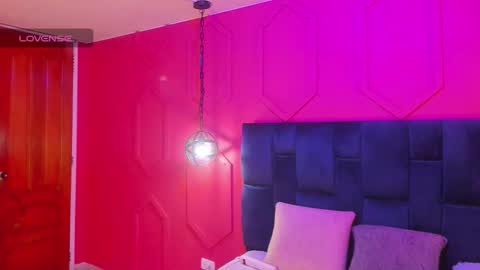 Snapshot of beauty_milf4 chatting on 10/09/25, 11:41 Chantall online show from 10/09/25, 11:41