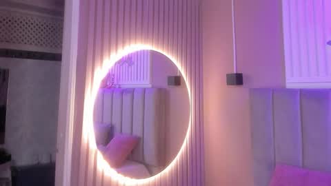 Snapshot of beauty_milf4 chatting on 02/19/26, 03:02 Chantall online show from 02/19/26, 03:02