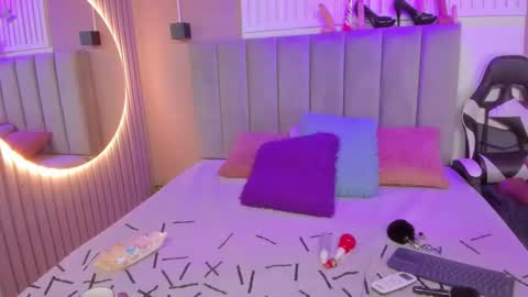 Snapshot of beauty_milf4 chatting on 03/11/26, 03:56 Chantall online show from 03/11/26, 03:56