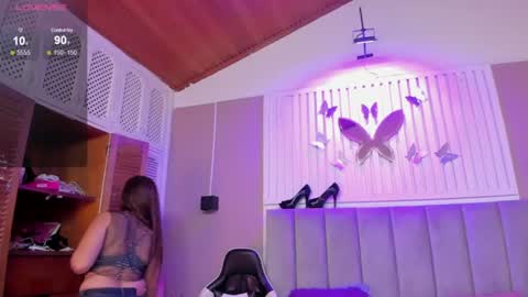 Snapshot of beauty_milf4 chatting on 07/24/26, 11:30 Chantall online show from 07/24/26, 11:30