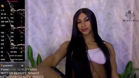 Snapshot of beauty_nina chatting on 10/04/25, 01:42 beauty_nina online show from 10/04/25, 01:42