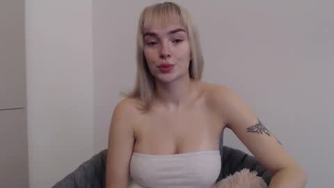 POLLY online show from 10/08/25, 09:40