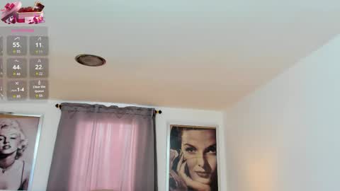 Ariana Reyes online show from 10/01/25, 12:22