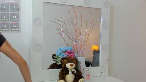 Snapshot of beautyari_ chatting on 03/10/26, 12:10 Ariana Reyes online show from 03/10/26, 12:10