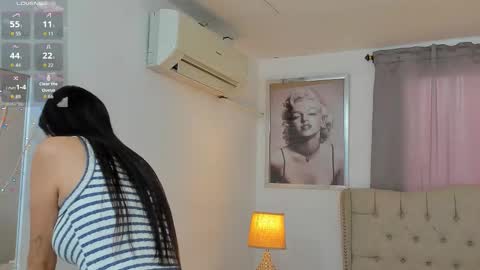 Snapshot of beautyari_ chatting on 03/14/26, 12:32 Ariana Reyes online show from 03/14/26, 12:32