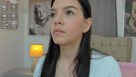 Snapshot of beautyari_ chatting on 03/18/26, 12:30 Ariana Reyes online show from 03/18/26, 12:30