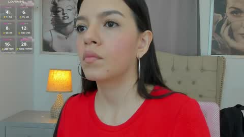 Snapshot of beautyari_ chatting on 03/24/26, 12:10 Ariana Reyes online show from 03/24/26, 12:10