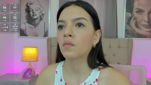 Snapshot of beautyari_ chatting on 04/11/26, 12:20 Ariana Reyes online show from 04/11/26, 12:20