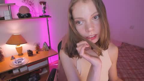 Snapshot of beautyeliise chatting on 12/30/24, 09:37 Eliise online show from 12/30/24, 09:37