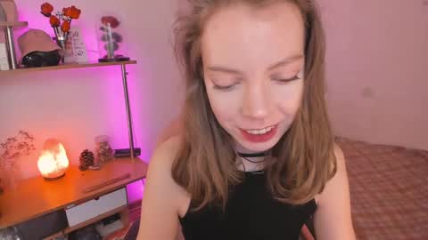 Snapshot of beautyeliise chatting on 03/11/25, 09:13 Eliise online show from 03/11/25, 09:13