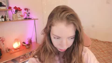 Snapshot of beautyeliise chatting on 05/22/26, 02:12 Eliise online show from 05/22/26, 02:12
