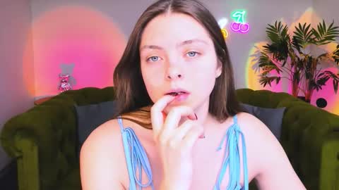 Gloria online show from 11/17/25, 01:17