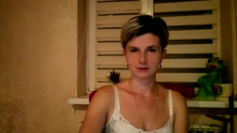 Snapshot of beautyksenia chatting on 10/15/25, 06:41 BeautyKsenia online show from 10/15/25, 06:41