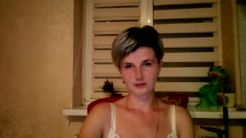 Snapshot of beautyksenia chatting on 10/16/25, 06:20 BeautyKsenia online show from 10/16/25, 06:20