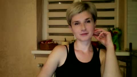 Snapshot of beautyksenia chatting on 03/25/26, 07:42 BeautyKsenia online show from 03/25/26, 07:42