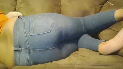 Snapshot of beautyloves chatting on 03/05/25, 01:28 Beauty online show from 03/05/25, 01:28