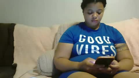 Snapshot of beautyloves chatting on 10/09/25, 01:42 Beauty online show from 10/09/25, 01:42