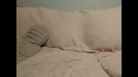 Snapshot of beautyloves chatting on 10/22/25, 04:02 Beauty online show from 10/22/25, 04:02