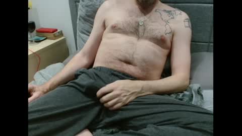 Snapshot of beautysbrit chatting on 04/03/26, 09:02 BeautysBrit online show from 04/03/26, 09:02