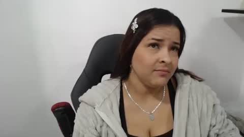 Snapshot of beautyykarol chatting on 11/24/25, 06:18 beautyykarol online show from 11/24/25, 06:18