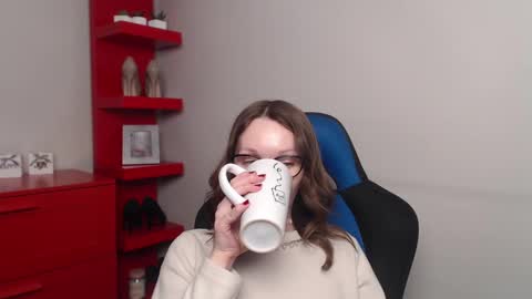 Zoe online show from 02/21/25, 08:18