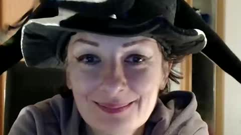 Raluca online show from 11/01/25, 08:11