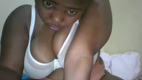 Snapshot of bebswee21 chatting on 05/14/26, 02:24 bebswee21 online show from 05/14/26, 02:24