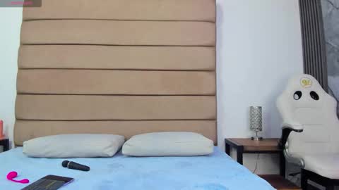 beca online show from 11/22/25, 11:53