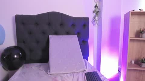 beccamilanni online show from 01/14/25, 04:08