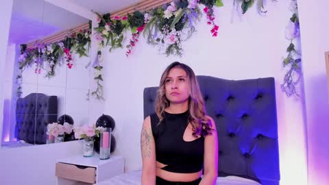 beccamilanni online show from 02/05/25, 12:49