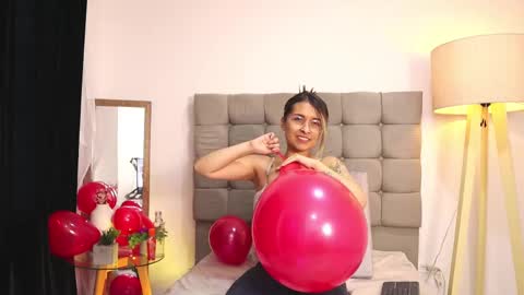 beccamilanni online show from 02/19/25, 07:16