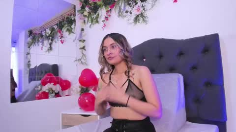 beccamilanni online show from 02/21/25, 03:43