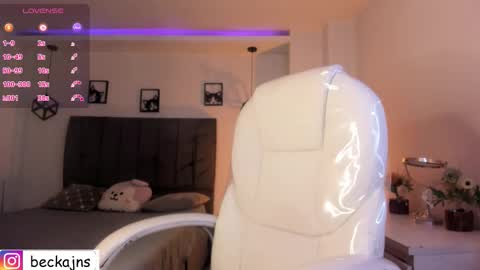 Snapshot of beck__jones chatting on 11/08/25, 03:45 Marzhie online show from 11/08/25, 03:45