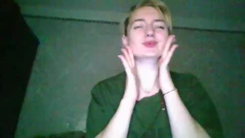 Snapshot of beckixjewelqw chatting on 04/11/26, 02:32 BeckiXJewelqw online show from 04/11/26, 02:32