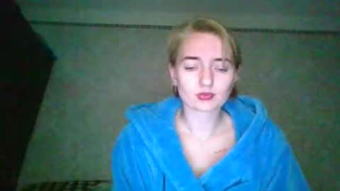 Snapshot of beckixjewelqw chatting on 04/19/26, 03:00 BeckiXJewelqw online show from 04/19/26, 03:00