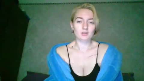 Snapshot of beckixjewelqw chatting on 05/05/26, 09:50 BeckiXJewelqw online show from 05/05/26, 09:50