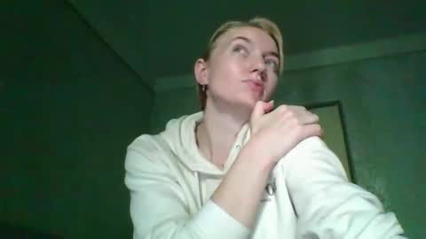 Snapshot of beckixjewelqw chatting on 05/14/26, 08:32 BeckiXJewelqw online show from 05/14/26, 08:32