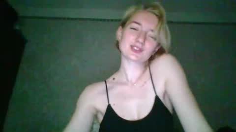 Snapshot of beckixjewelqw chatting on 05/21/26, 11:50 BeckiXJewelqw online show from 05/21/26, 11:50