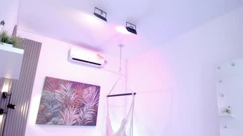 Victoria  online show from 04/07/26, 11:10